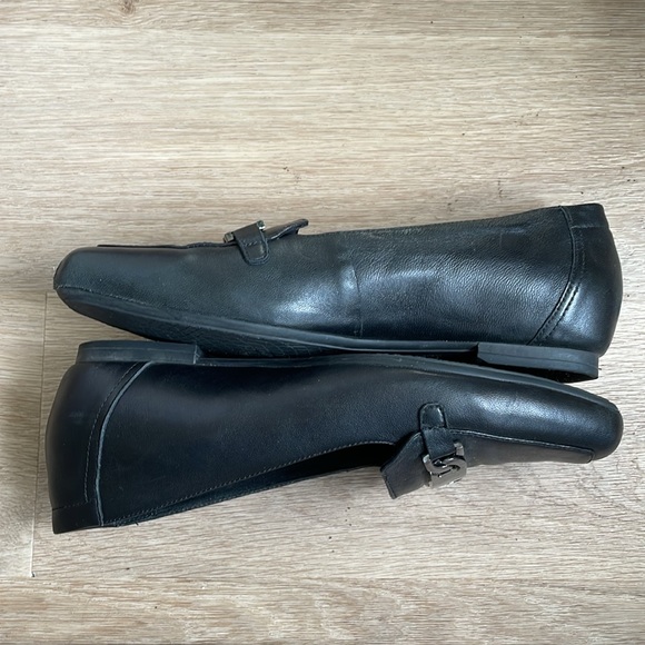 Munro Blair Black Leather Slip On Flats with Silver Horse Bit Detail - Picture 2 of 6